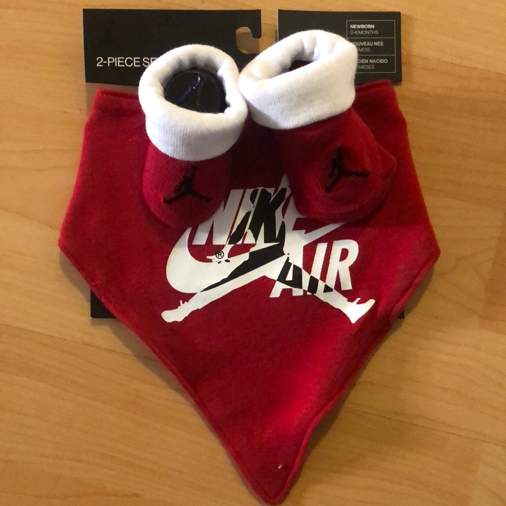 BNWT Baby Jordan Nike newborn set